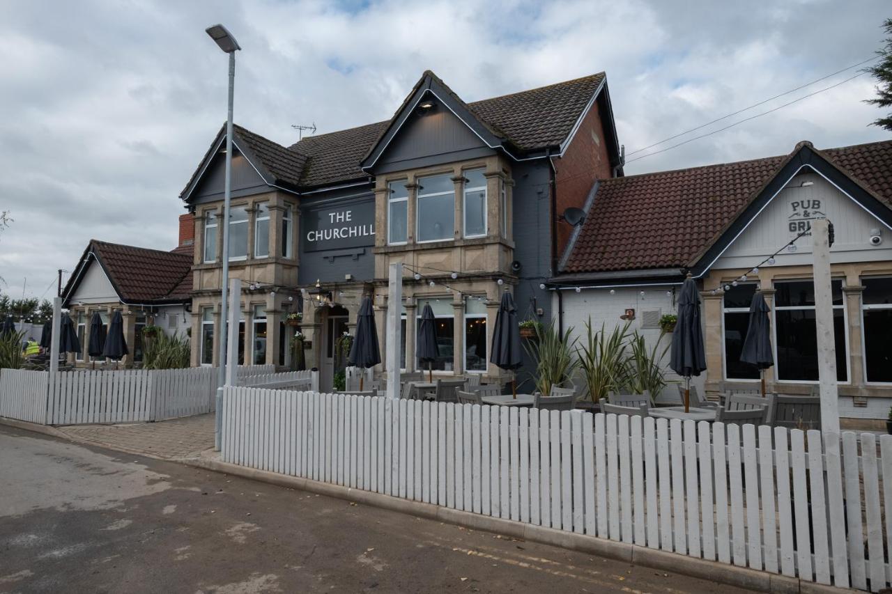The Churchill By Greene King Inns Royal Wootton Bassett Buitenkant foto