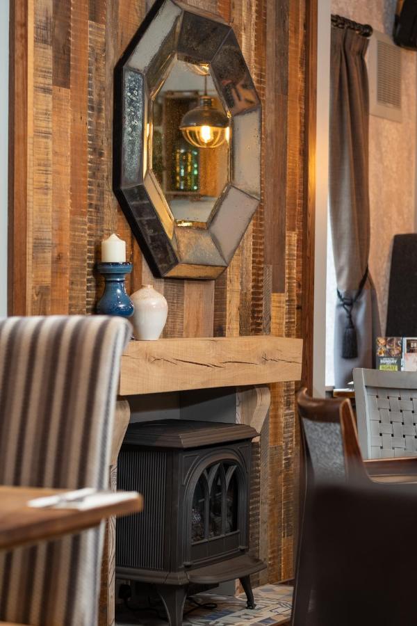 The Churchill By Greene King Inns Royal Wootton Bassett Buitenkant foto