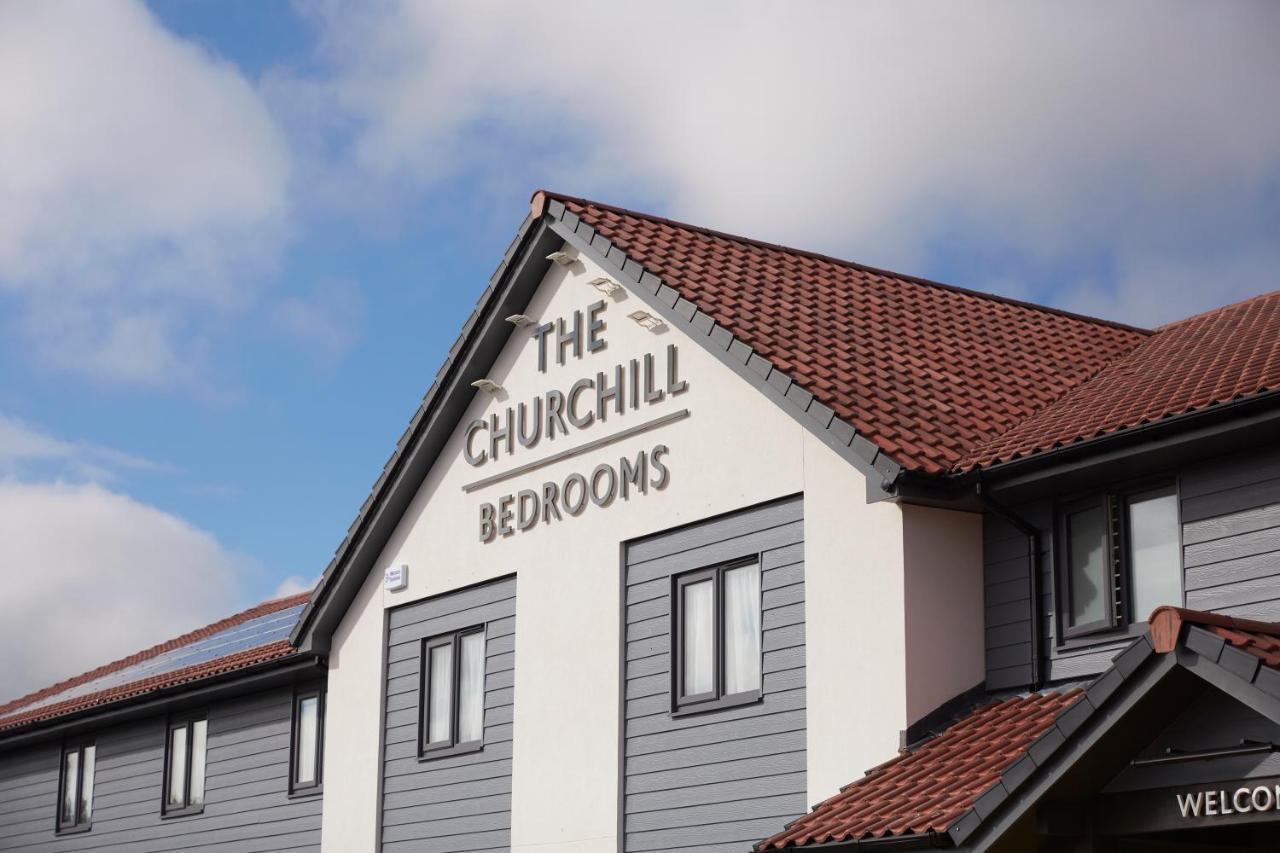 The Churchill By Greene King Inns Royal Wootton Bassett Buitenkant foto