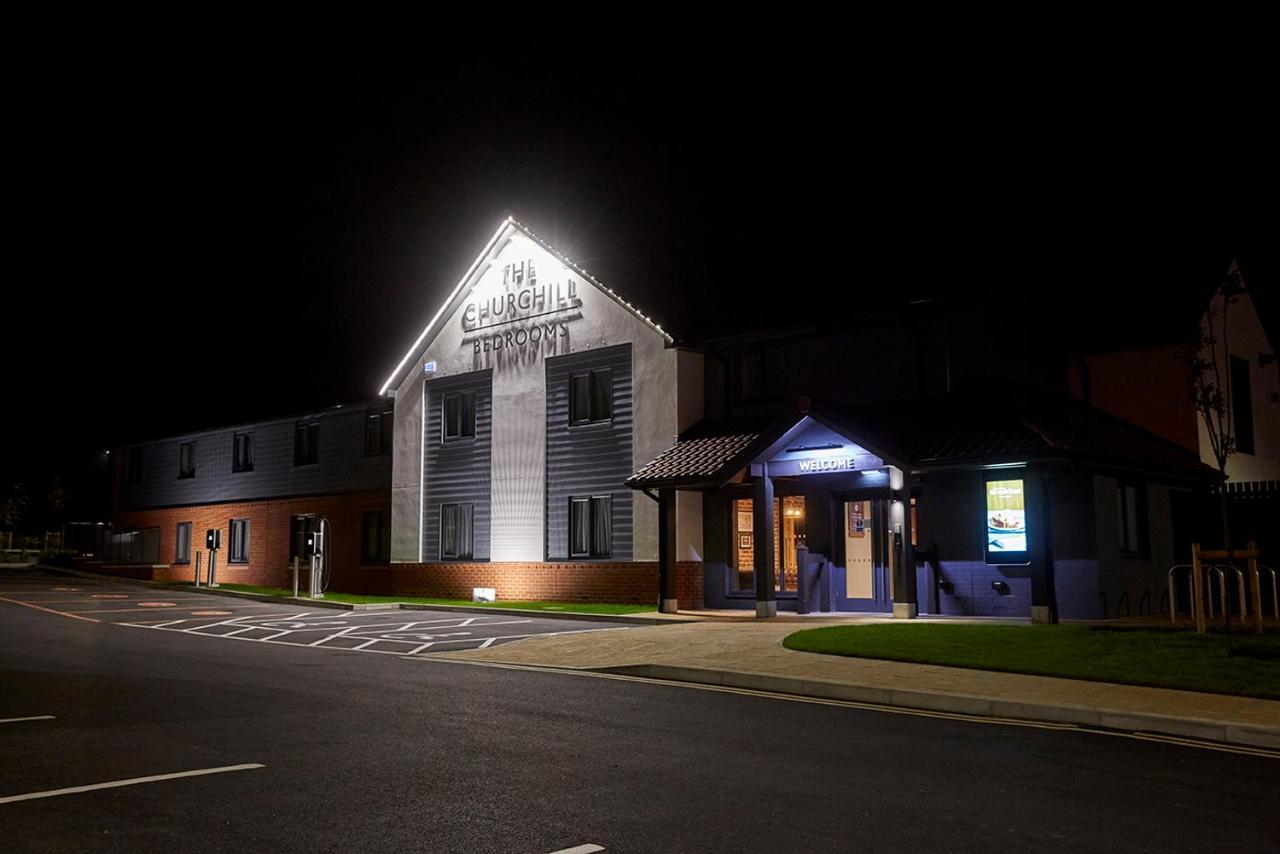 The Churchill By Greene King Inns Royal Wootton Bassett Buitenkant foto