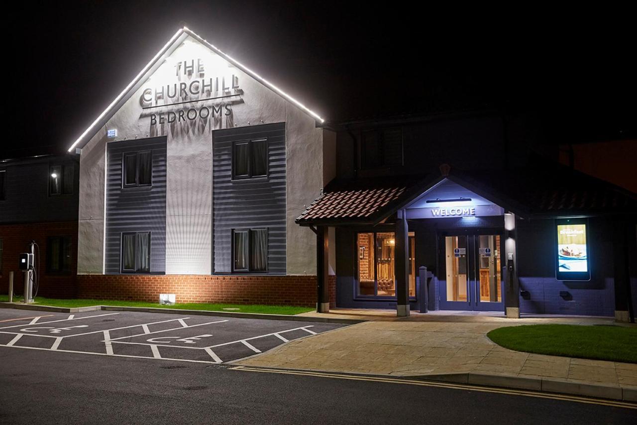 The Churchill By Greene King Inns Royal Wootton Bassett Buitenkant foto
