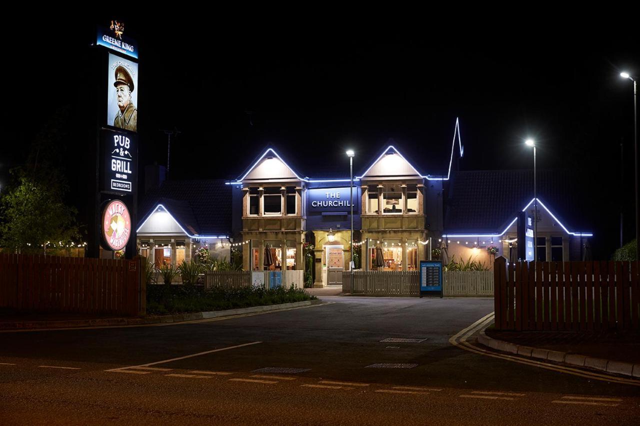 The Churchill By Greene King Inns Royal Wootton Bassett Buitenkant foto